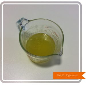 jabón disuelto en agua